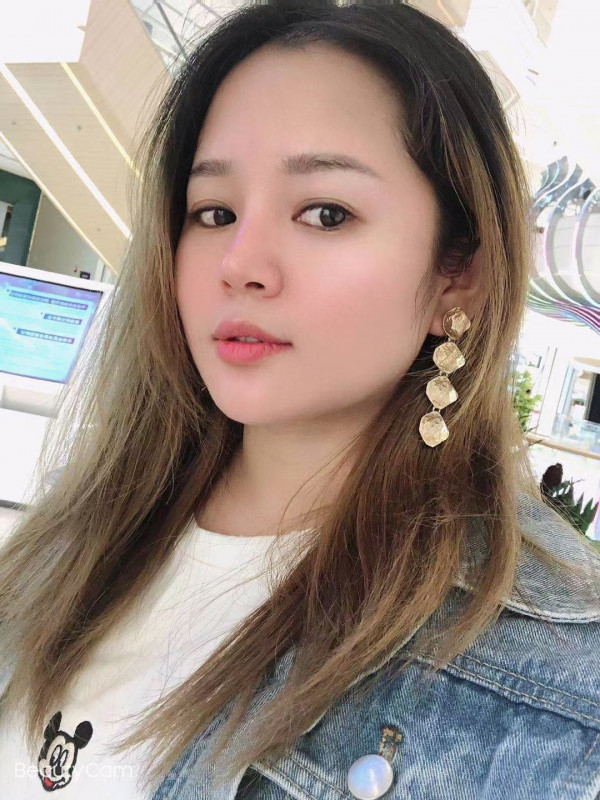 竹山路地铁站附近